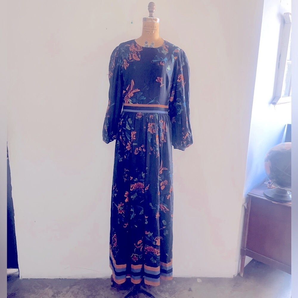 Tory Burch) Navy Floral print Color Stripes Wide Ballon Long Sleeve Pocket Dress